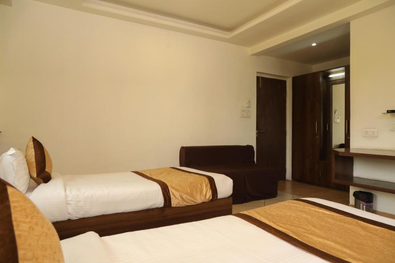 Oyo 10943 Hotel Plus Corporate Khapa (Maharashtra) Exterior foto