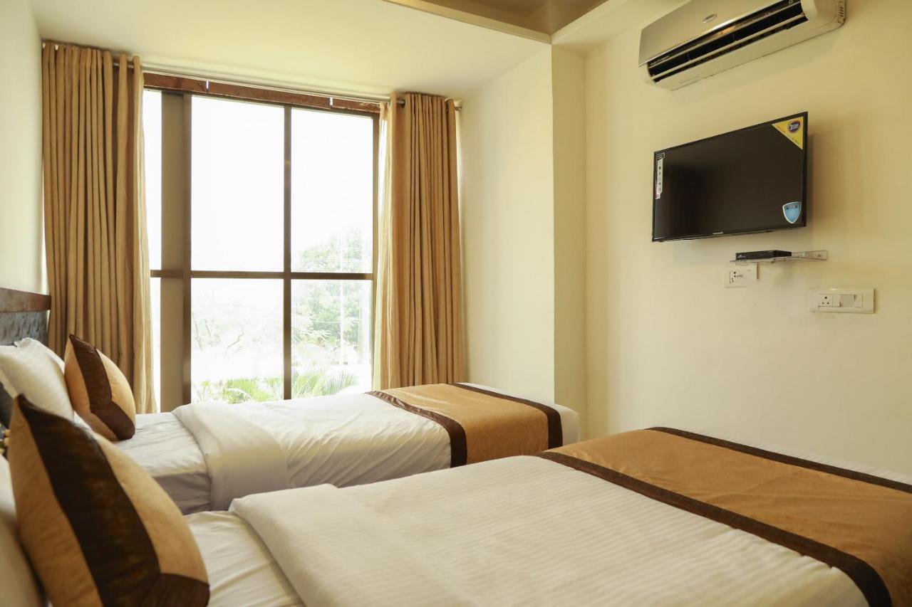Oyo 10943 Hotel Plus Corporate Khapa (Maharashtra) Exterior foto