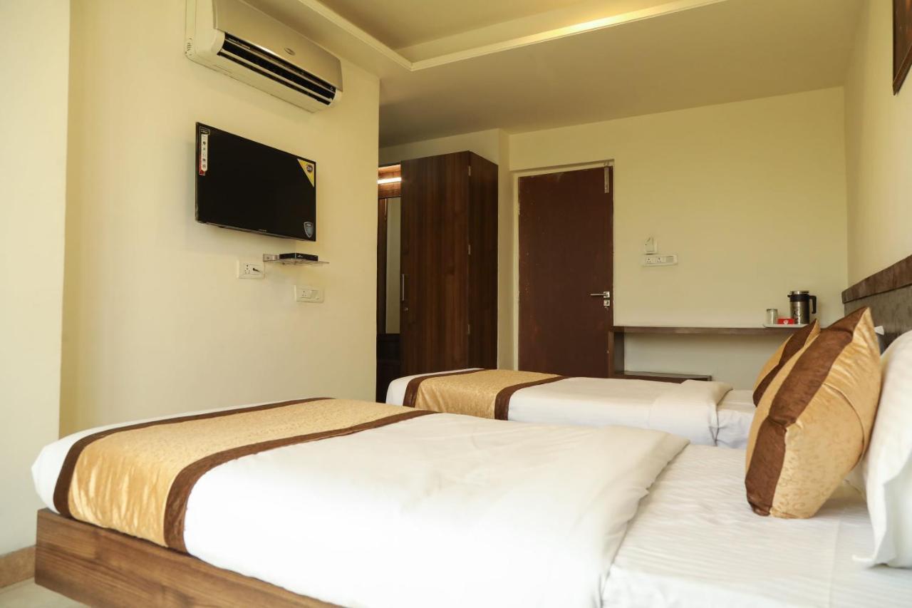 Oyo 10943 Hotel Plus Corporate Khapa (Maharashtra) Exterior foto