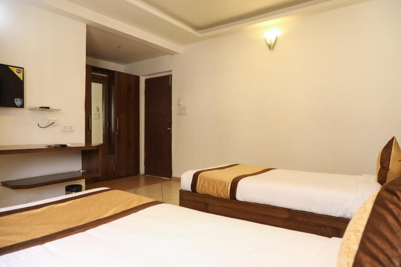 Oyo 10943 Hotel Plus Corporate Khapa (Maharashtra) Exterior foto