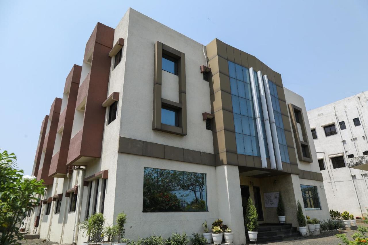 Oyo 10943 Hotel Plus Corporate Khapa (Maharashtra) Exterior foto